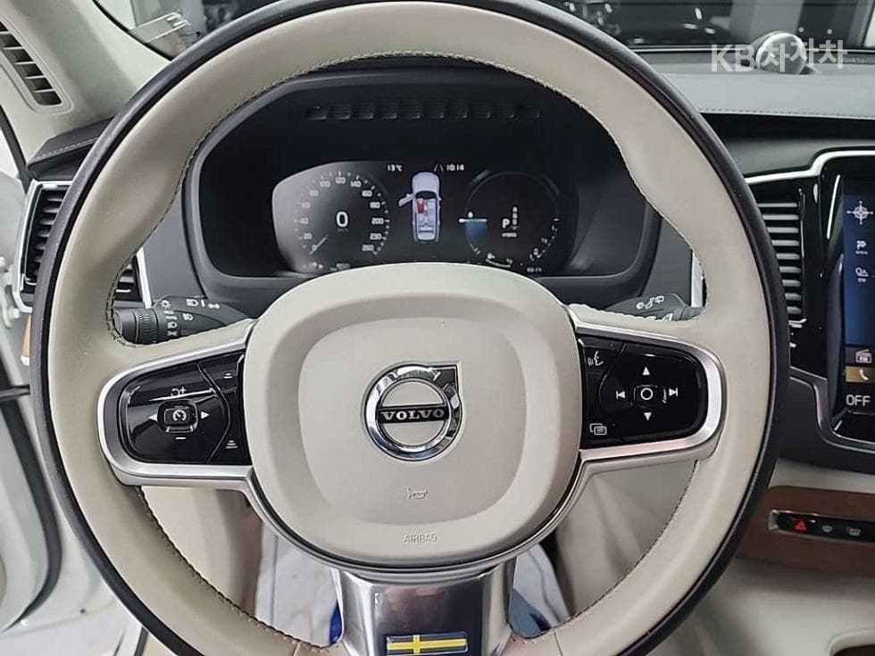 Volvo All New XC90T8 Excellence - 9