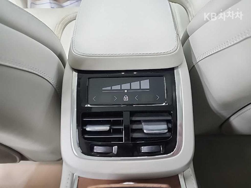 Volvo All New XC90T8 Excellence - 13