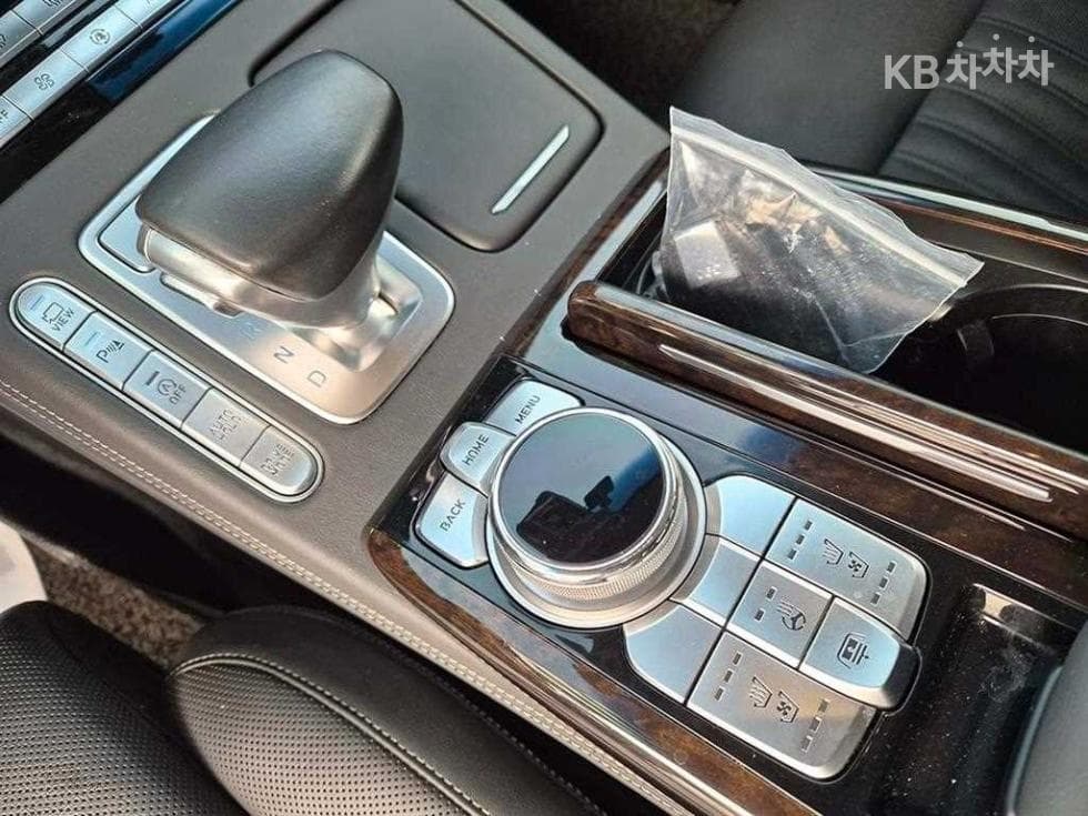 Genesis G903.8 GDi AWD Premium Luxury - 10