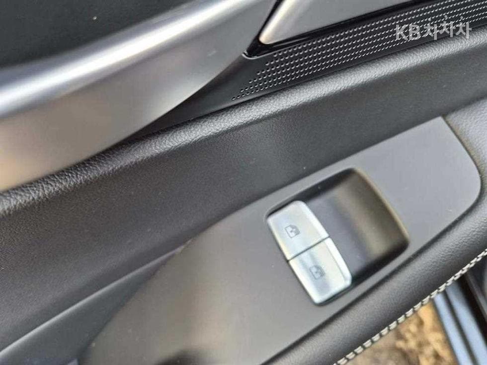 Genesis G903.8 GDi AWD Premium Luxury - 16