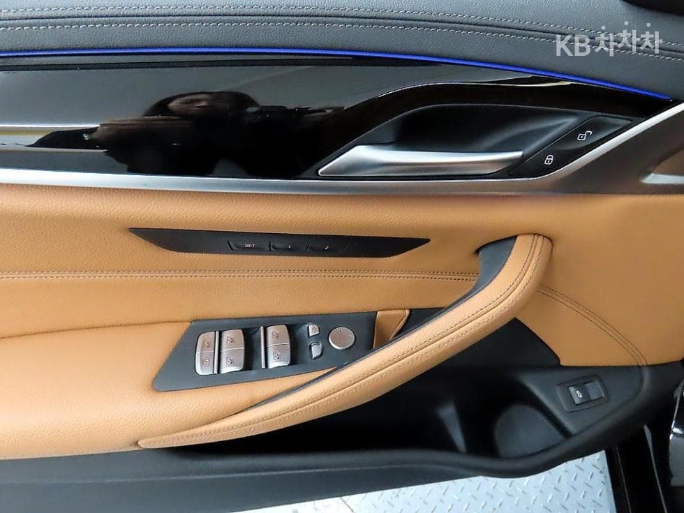 BMW 올New5 Series (G30)520i Luxury - 11