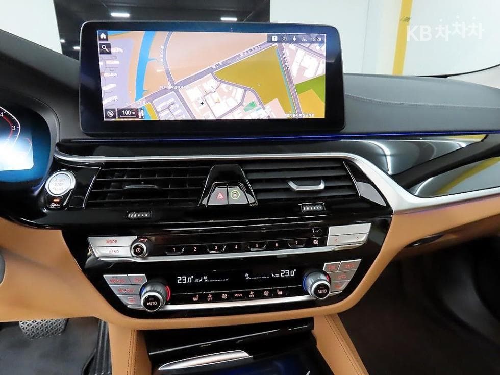 BMW 올New5 Series (G30)520i Luxury - 13