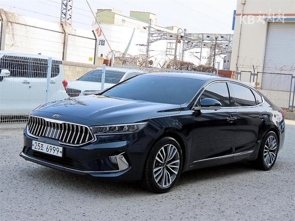 Kia K7 Premiere Hybrid 2.4 HEV Signature - Image 1