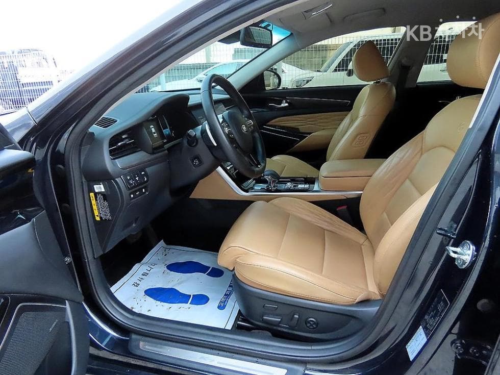 Kia K7 Premiere Hybrid2.4 HEV Signature - 5