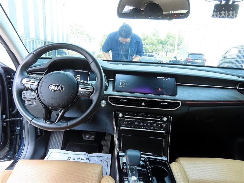 Kia K7 Premiere Hybrid2.4 HEV Signature - 7