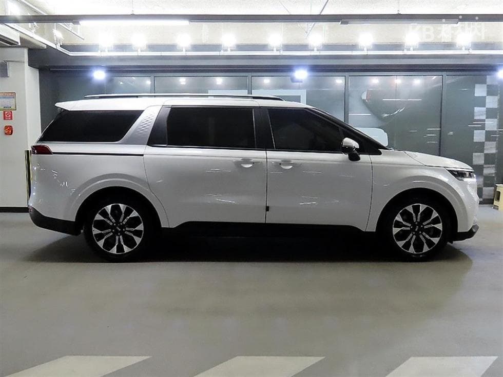 Kia Carnival 4th generationD2.2 9-seater Prestige - 3