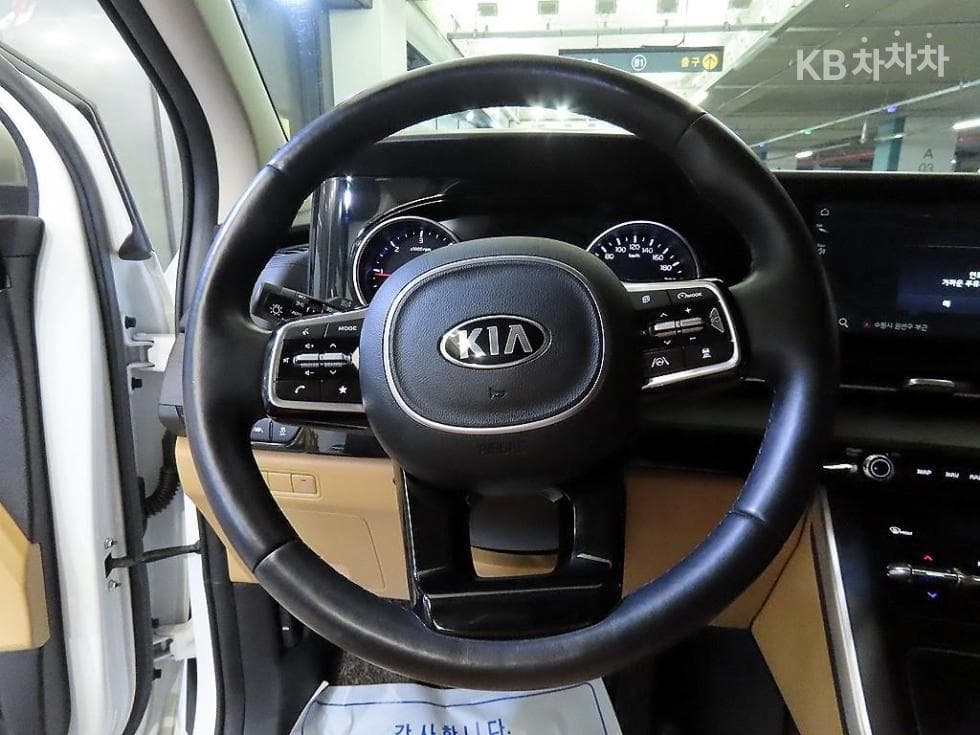 Kia Carnival 4th generationD2.2 9-seater Prestige - 8
