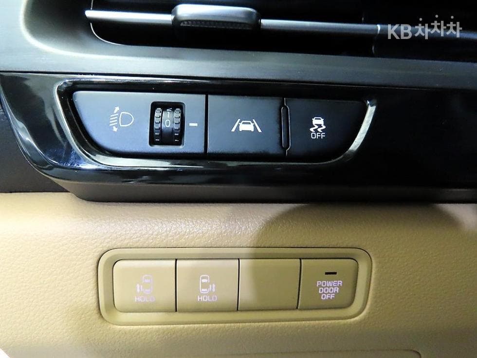 Kia Carnival 4th generationD2.2 9-seater Prestige - 14
