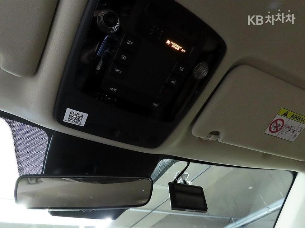 Kia Carnival 4th generationD2.2 9-seater Prestige - 16