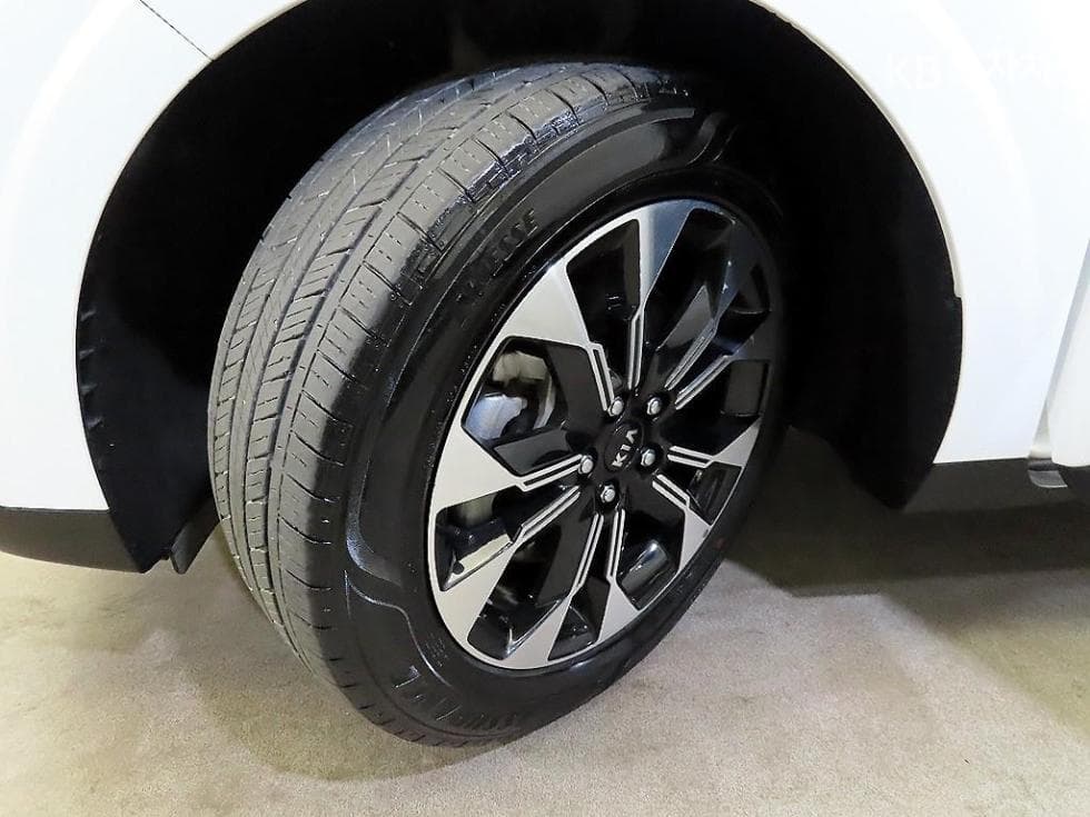 Kia Carnival 4th generationD2.2 9-seater Prestige - 20