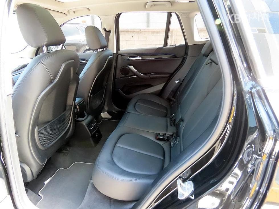 BMW X1 (F48)xDrive 20i xLine SE - 6