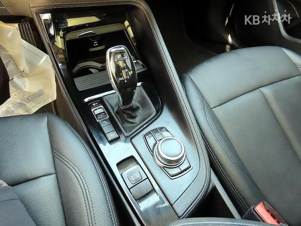 BMW X1 (F48)xDrive 20i xLine SE - 9
