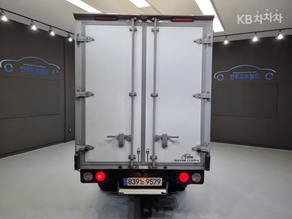 Kia The New (facelift) Bongo 3 (light truck)Box Truck 1.2Ton Plus형 표준캡 Extra Long GL - 3