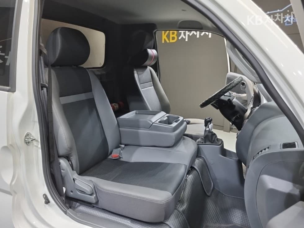 Kia The New (facelift) Bongo 3 (light truck)Box Truck 1.2Ton Plus형 표준캡 Extra Long GL - 19