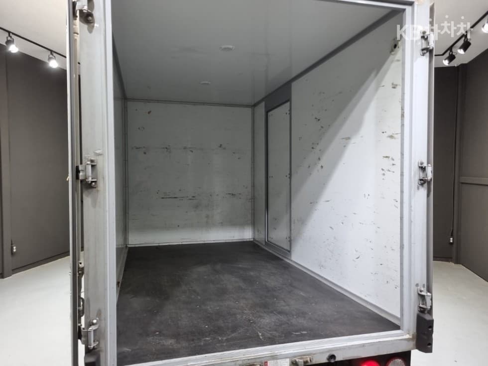 Kia The New (facelift) Bongo 3 (light truck)Box Truck 1.2Ton Plus형 표준캡 Extra Long GL - 25