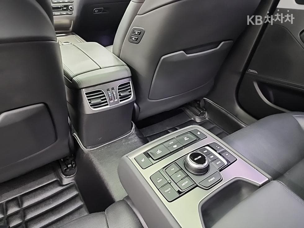 Hyundai GenesisDHG330 Premium - 13