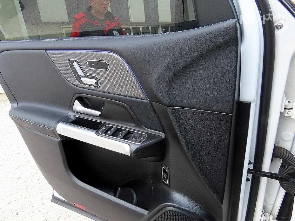 Mercedes-Benz GLB(X247)GLB 220 - 11