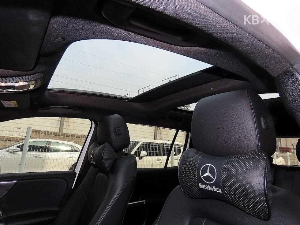Mercedes-Benz GLB(X247)GLB 220 - 16