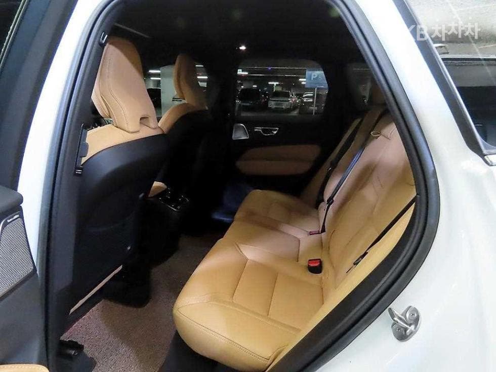 Volvo XC60 Second generationB5 Inscription - 7