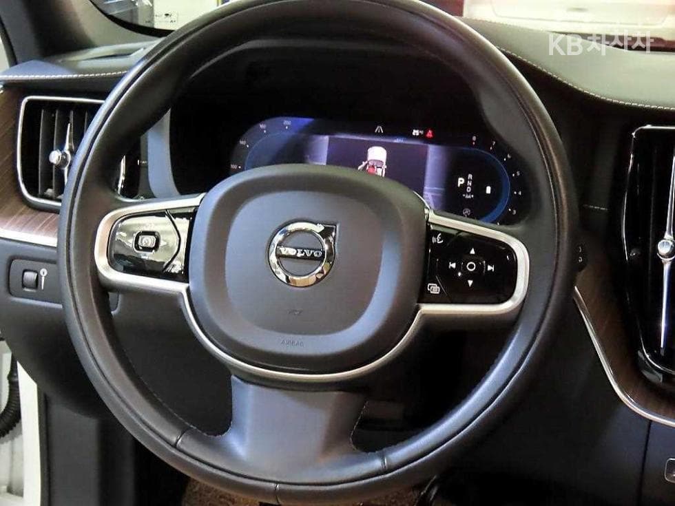 Volvo XC60 Second generationB5 Inscription - 8