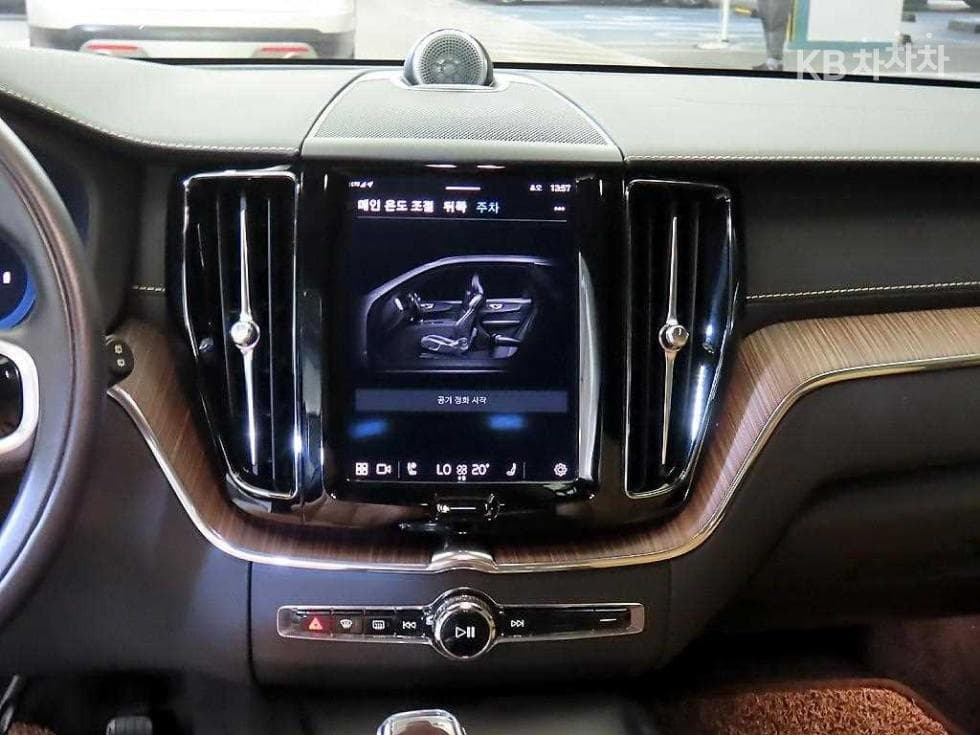Volvo XC60 Second generationB5 Inscription - 11