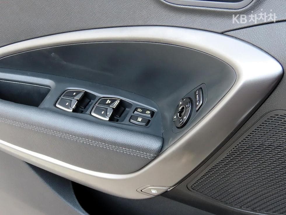Hyundai The New (facelift) 맥스CruzeDiesel(e-VGT)R2.2 2WD Exclusive 7-seater (Limousine) - 11