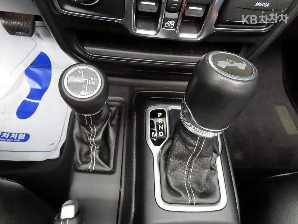 지프 랭글러 (JL)2.0 PHEV 오버랜드 파워Top (Cargo) 4도어 4Xe Standard - 10