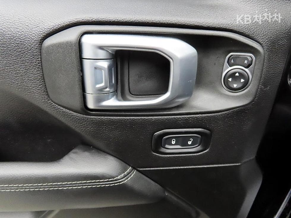 지프 랭글러 (JL)2.0 PHEV 오버랜드 파워Top (Cargo) 4도어 4Xe Standard - 11