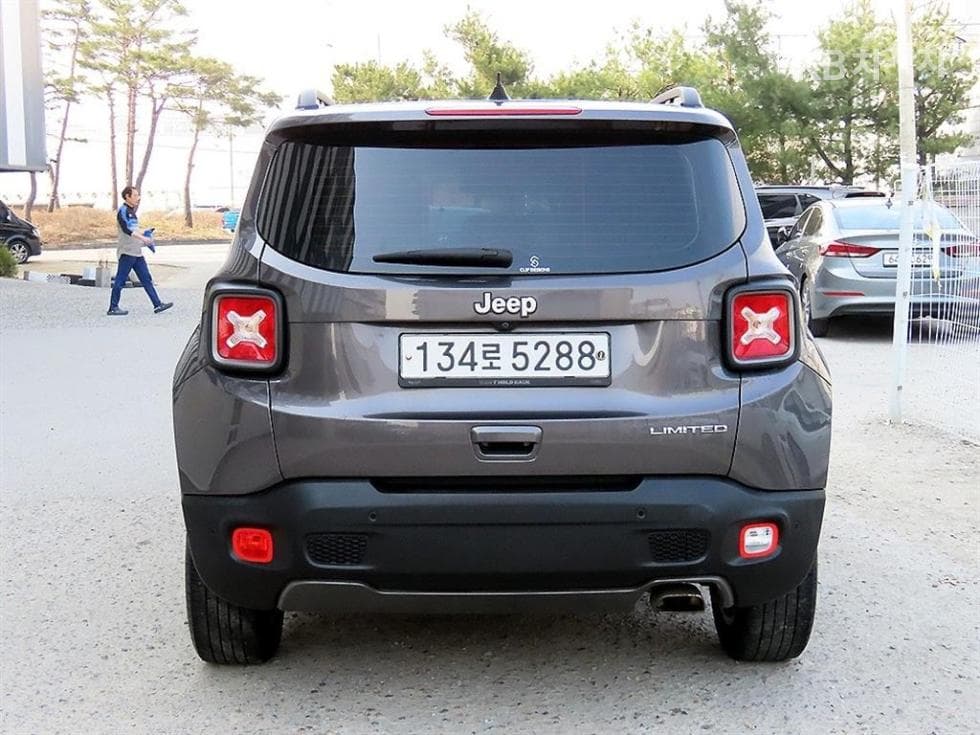 지프 레니게이드2.4 Limited FWD - 4