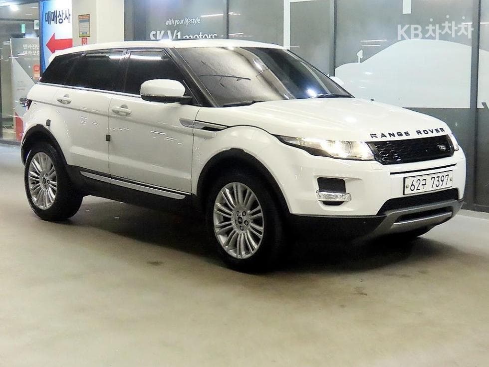 Land Rover Range Rover Evoque 5-door 2.0 TD4 Dynamic - Image 1