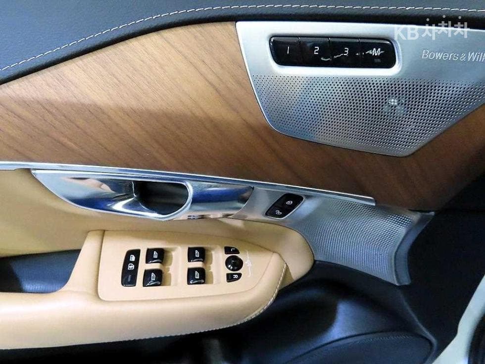 Volvo All New XC90T6 Inscription - 13