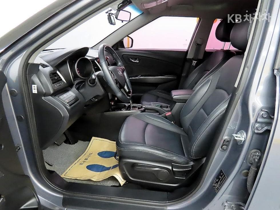 KG Mobility TivoliGasoline LX Highest-end Type - 5