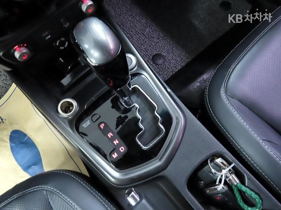 KG Mobility TivoliGasoline LX Highest-end Type - 10