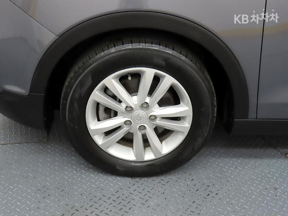 KG Mobility TivoliGasoline LX Highest-end Type - 20