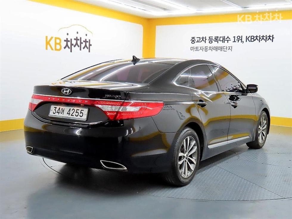 Hyundai Grandeur (Azera)HGHG240 Luxury - 4