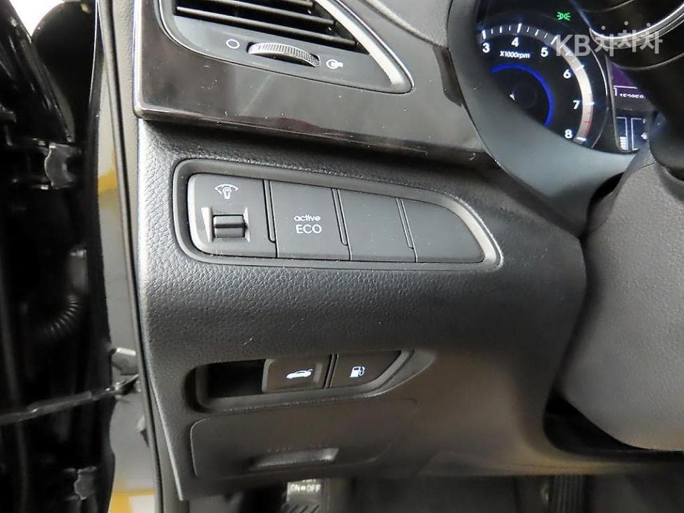 Hyundai Grandeur (Azera)HGHG240 Luxury - 12