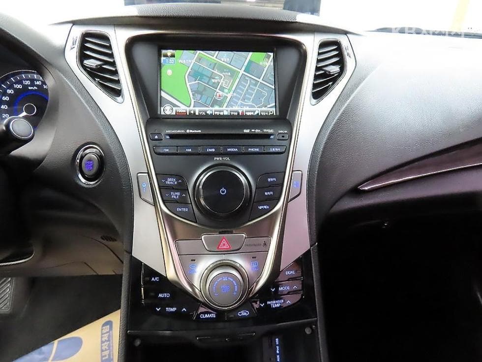 Hyundai Grandeur (Azera)HGHG240 Luxury - 14