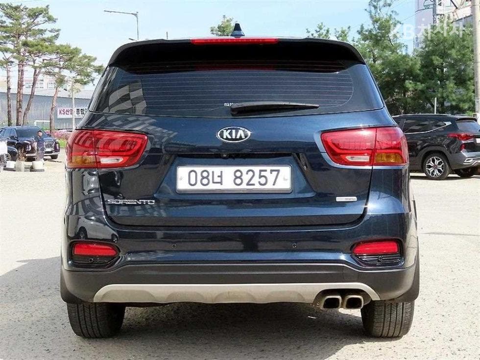 Kia The New (facelift) Sorento2.0 Diesel 2WD Noblesse - 4