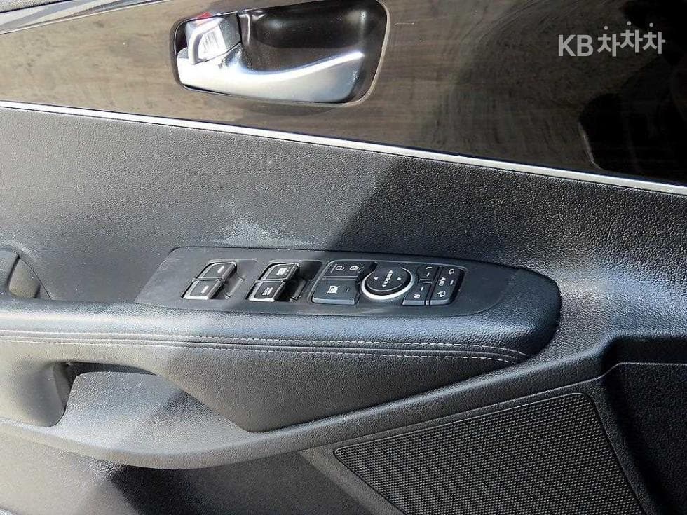 Kia The New (facelift) Sorento2.0 Diesel 2WD Noblesse - 11