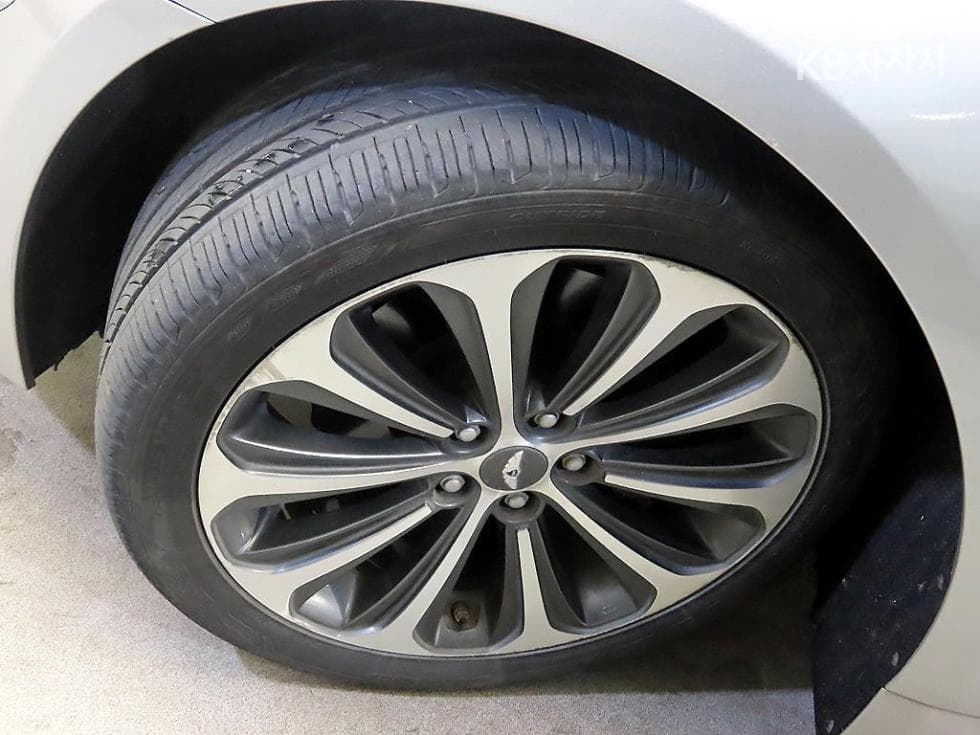 Hyundai GenesisBH380 ROYAL Standard - 20