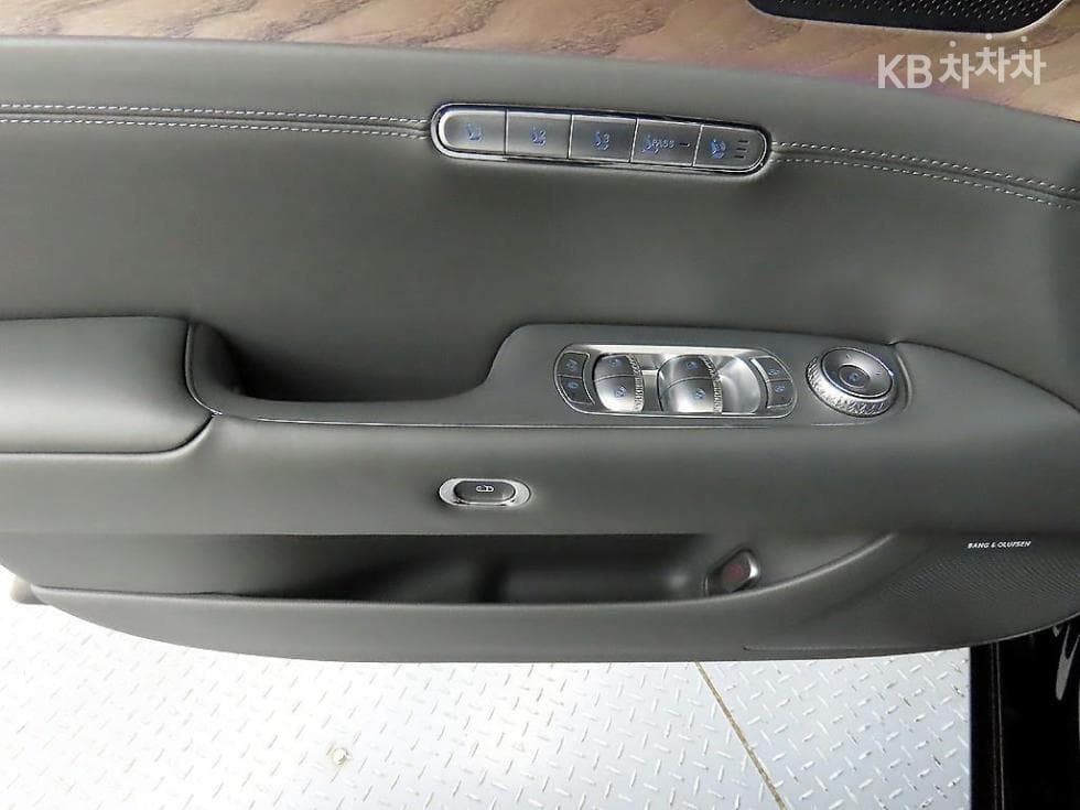 Genesis G90(RS4)3.5T e-S/C AWD Standard - 11