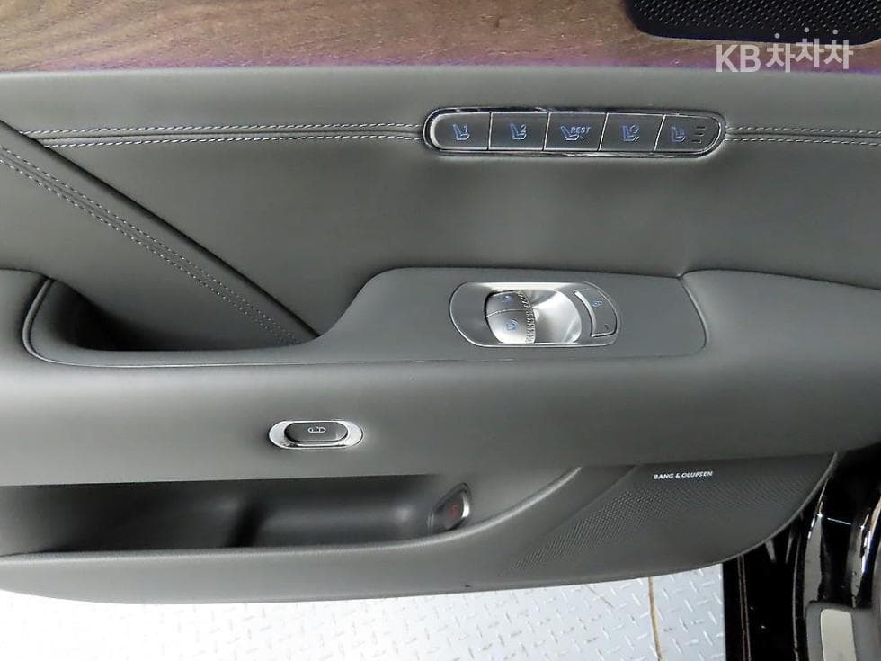Genesis G90(RS4)3.5T e-S/C AWD Standard - 12
