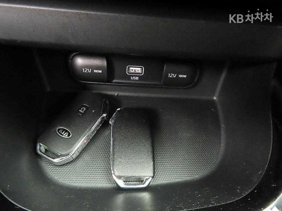 Kia Seltos1.6 Gasoline Turbo 2WD Prestige - 12