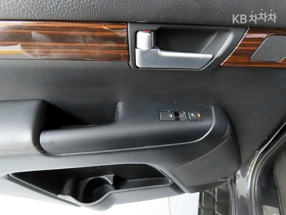 Kia The New (facelift) Mohave4WD President 7-seater (Limousine) - 12