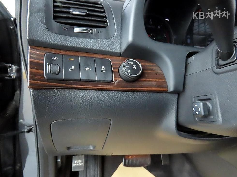 Kia The New (facelift) Mohave4WD President 7-seater (Limousine) - 13