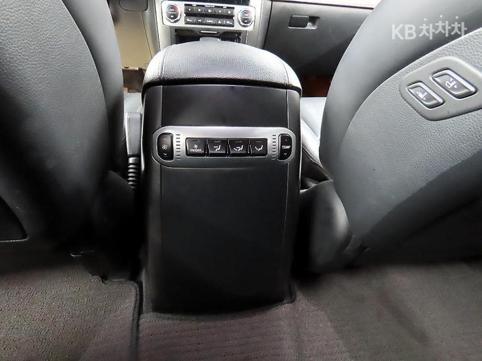 Kia The New (facelift) Mohave4WD President 7-seater (Limousine) - 14