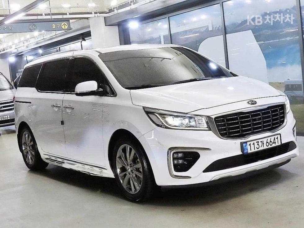 Kia The New (facelift) Carnival 9-seater 3.3 Gasoline Noblesse Special (special feature/edition) - Image 1