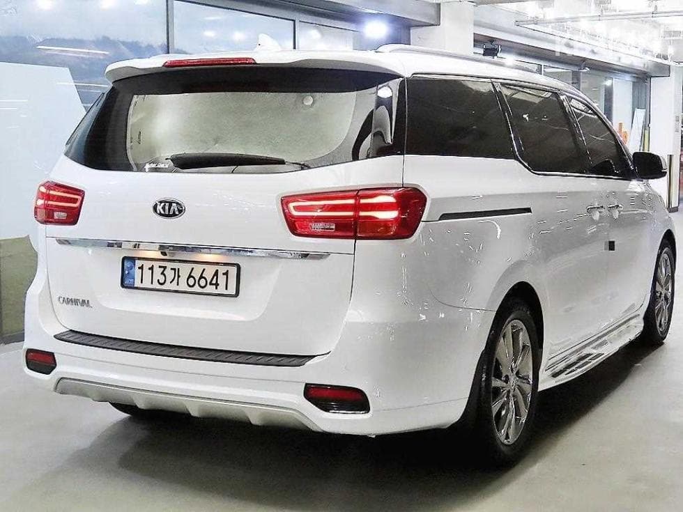 Kia The New (facelift) Carnival9-seater 3.3 Gasoline Noblesse Special (special feature/edition) - 4