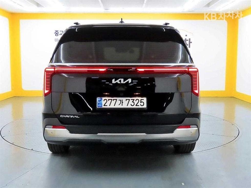 Kia The New (facelift) Carnival 4th generationD2.2 7-seater (Limousine) Noblesse - 3