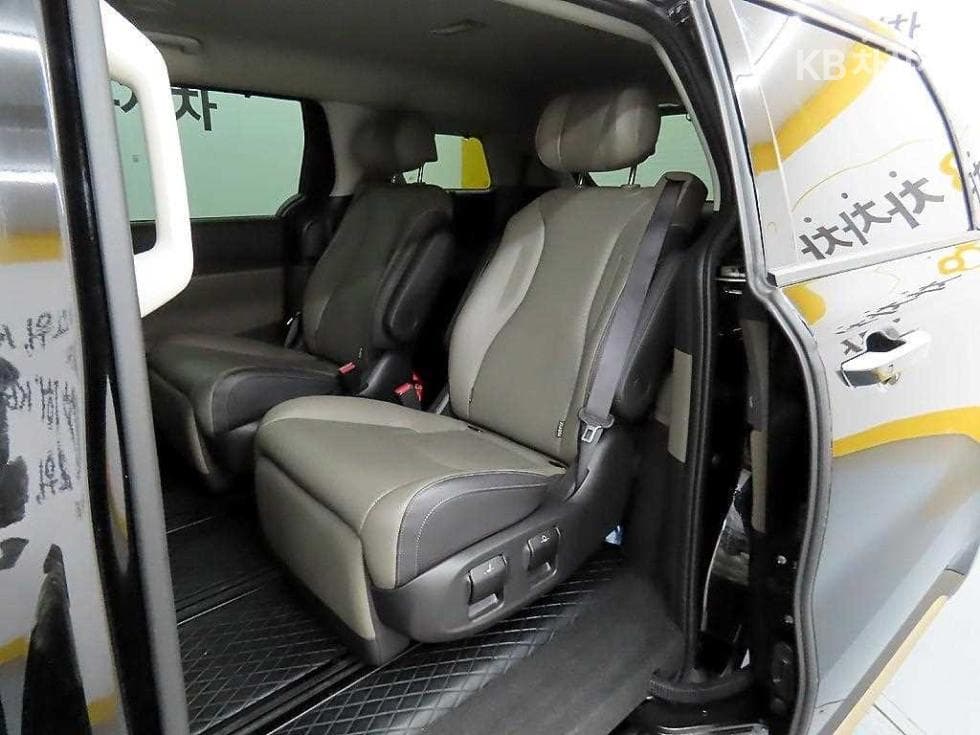 Kia The New (facelift) Carnival 4th generationD2.2 7-seater (Limousine) Noblesse - 6